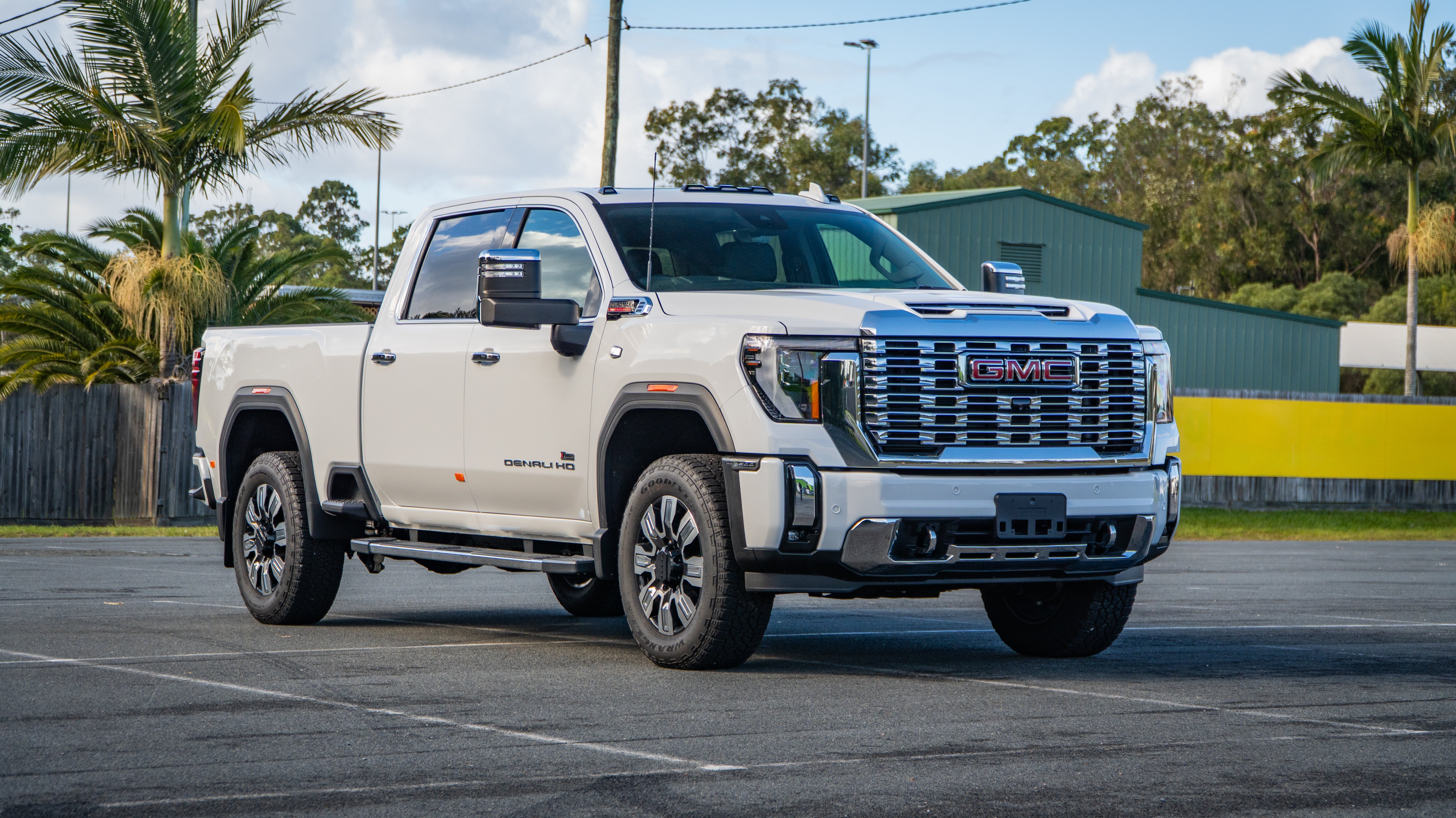 2024 GMC Sierra 2500HD Denali - Summit White