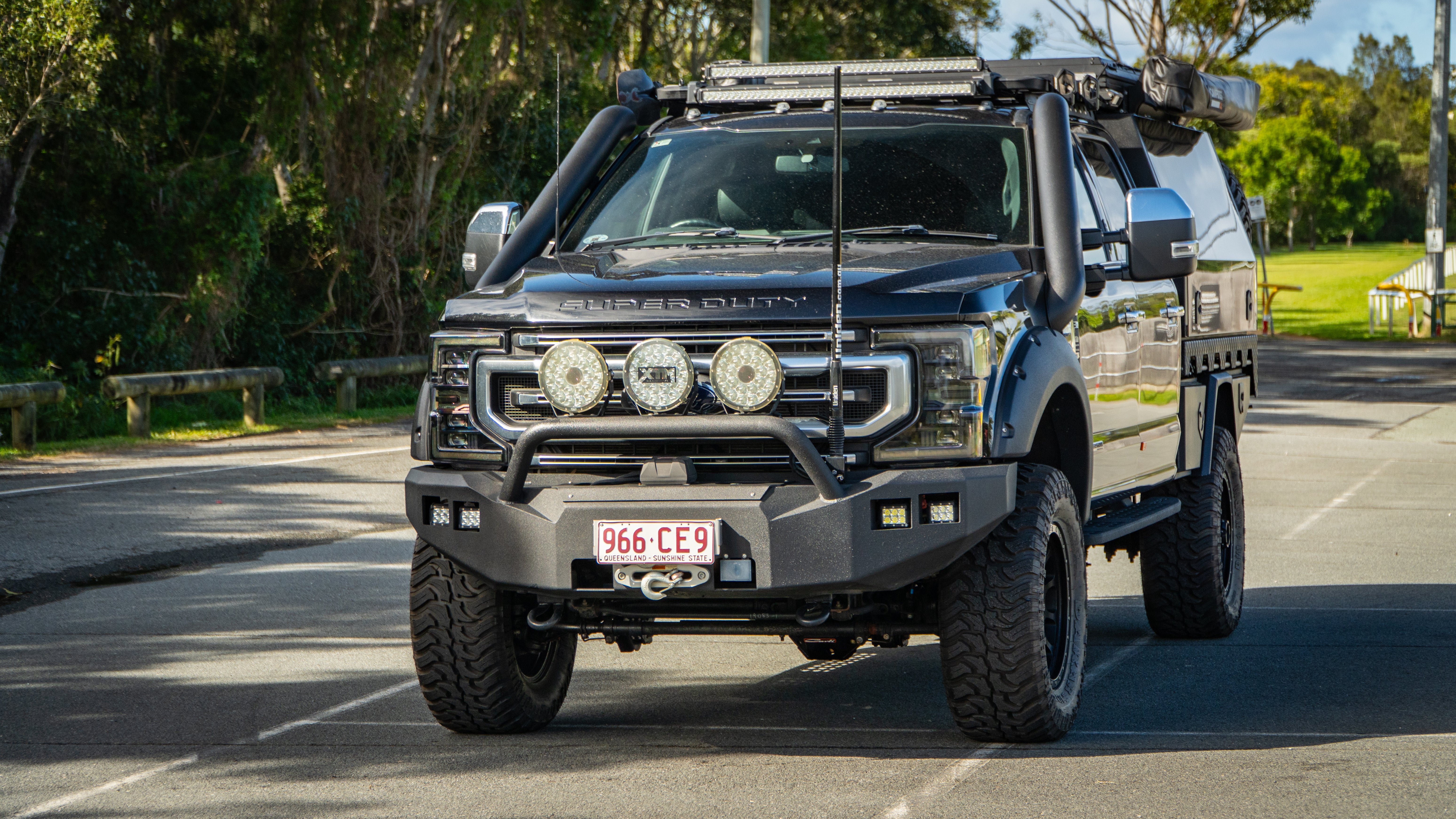 2022 Ford F250 Platinum Crew Cab 4x4 - Black