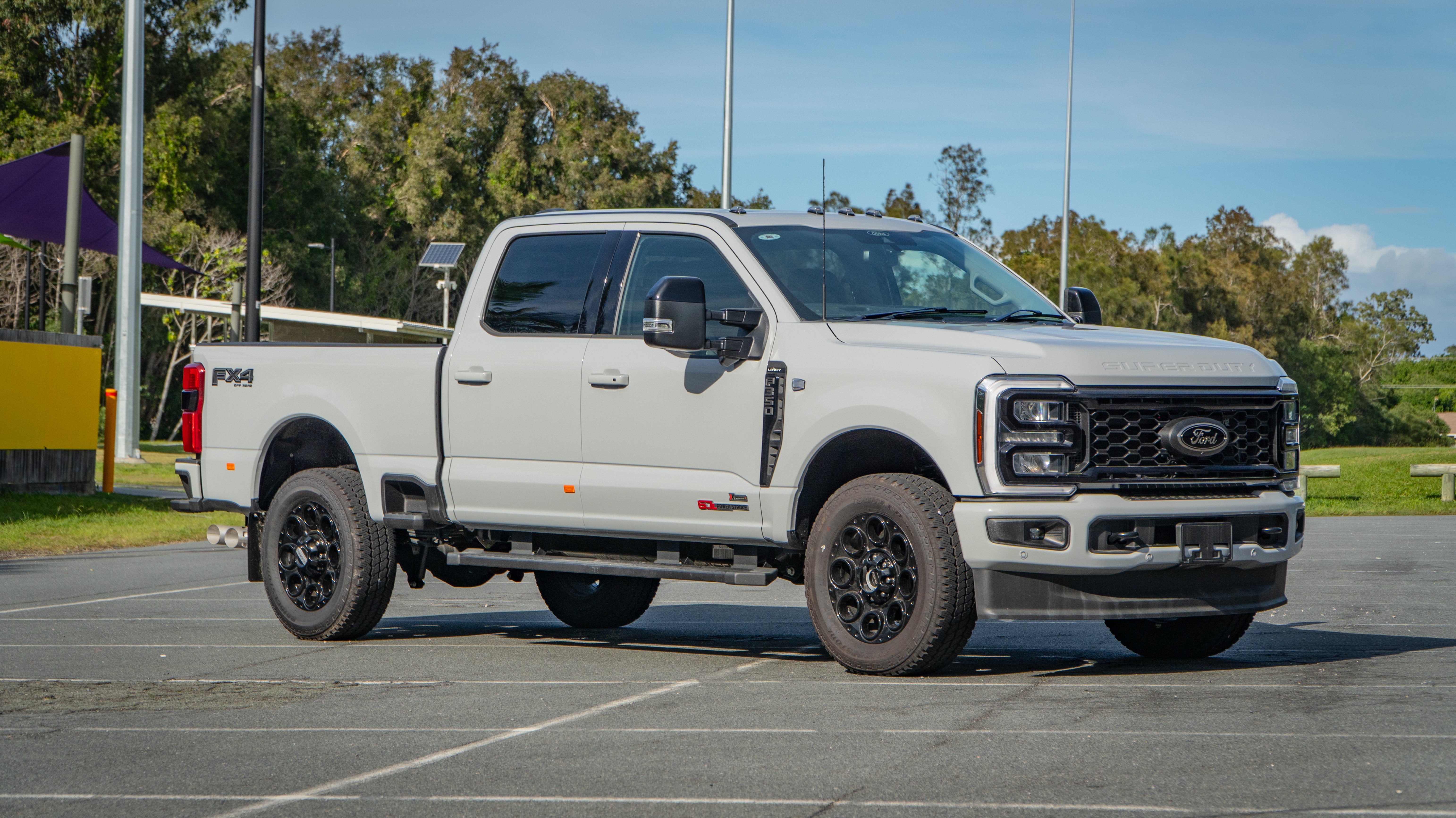 2026 FORD F350 Lariat - Ultimate Pack FX4 Avalanche