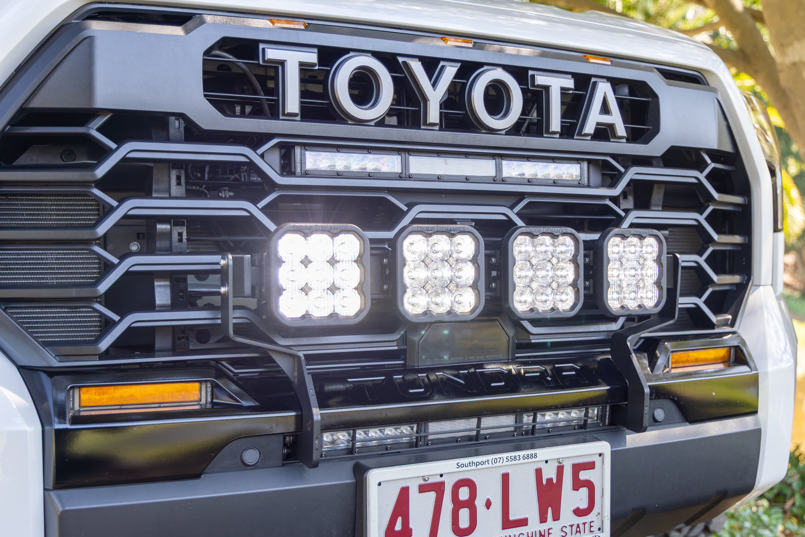 2024 Toyota Tundra Limited i-FORCE MAX 4x4 - Wind Chill Pearl