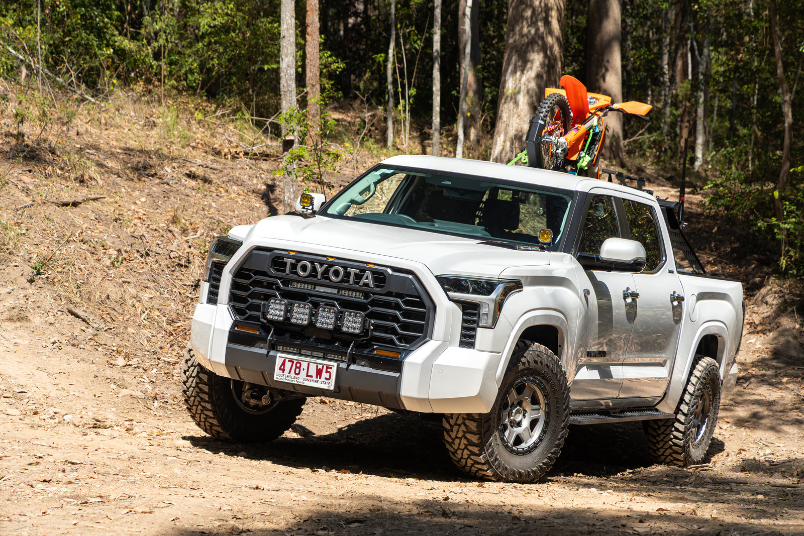 2024 Toyota Tundra Limited i-FORCE MAX 4x4 - Wind Chill Pearl