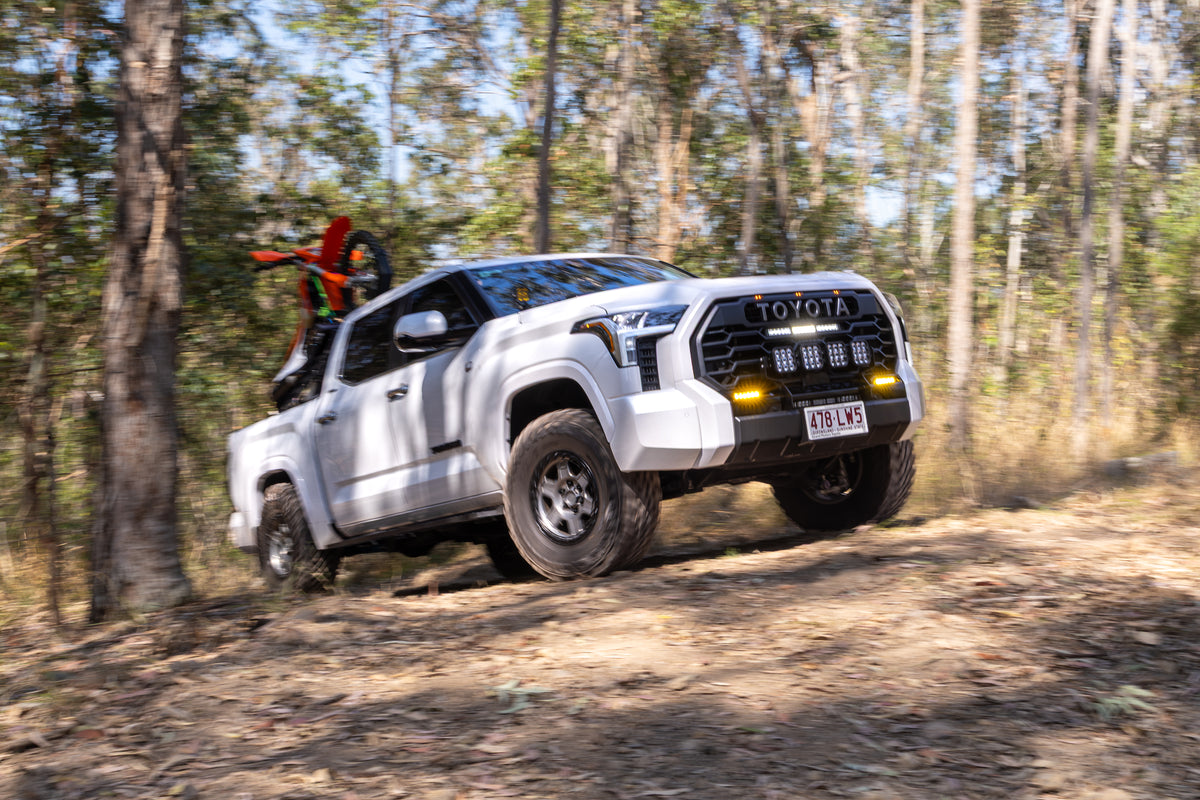 2024 Toyota Tundra Limited i-FORCE MAX 4x4 - Wind Chill Pearl