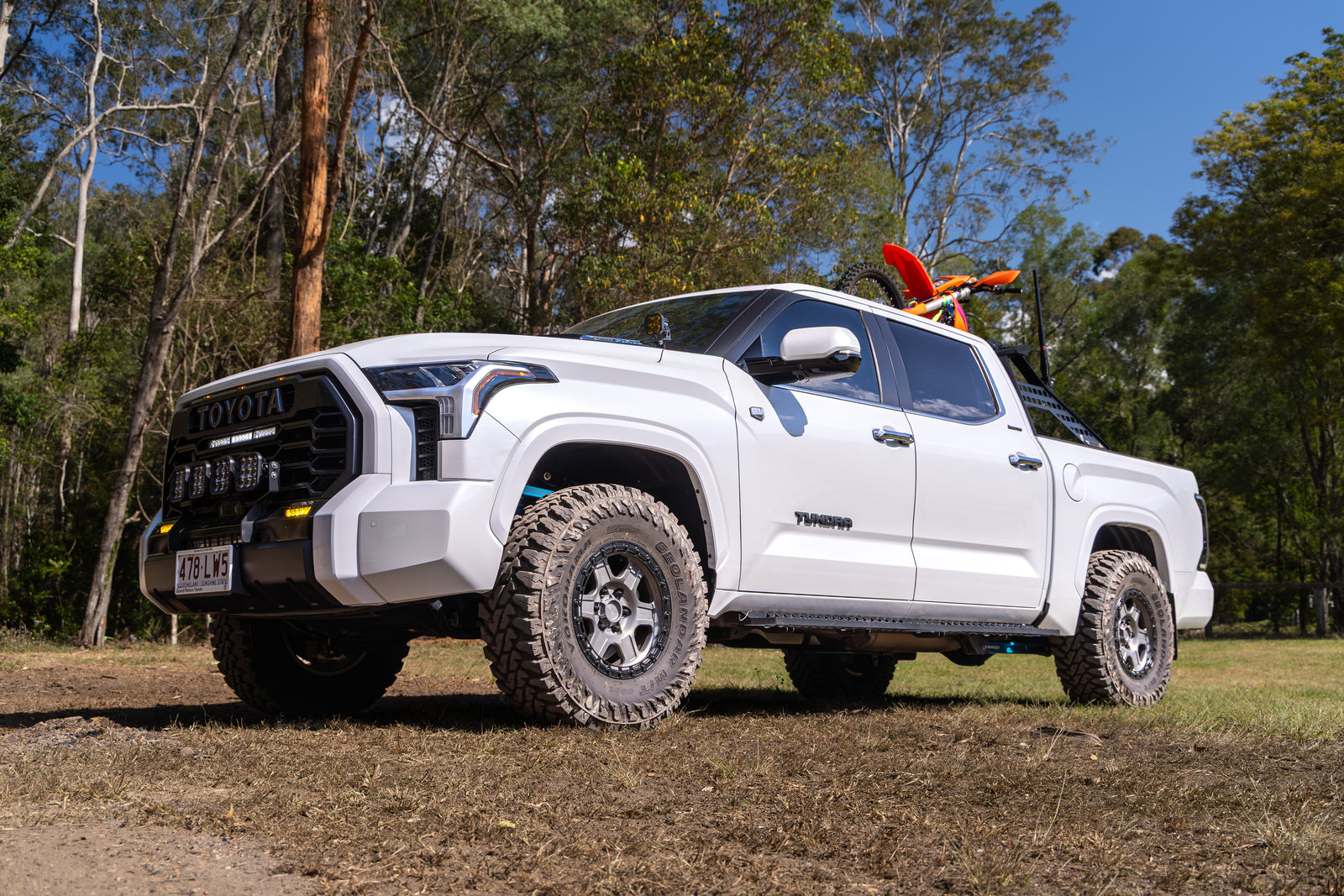 2024 Toyota Tundra Limited i-FORCE MAX 4x4 - Wind Chill Pearl