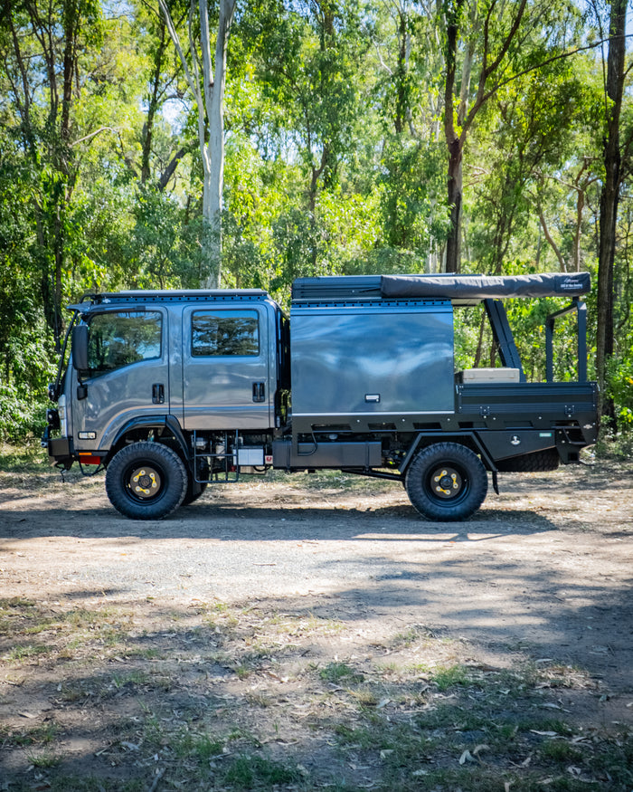 2022 Isuzu NPS 75/45-155 4x4 Crew Cab Tray Truck - Grey