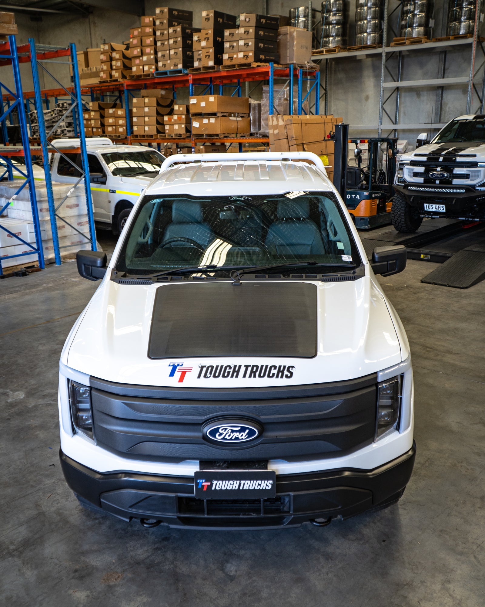 2024 FORD F-150 Lighting Pro - Oxford White