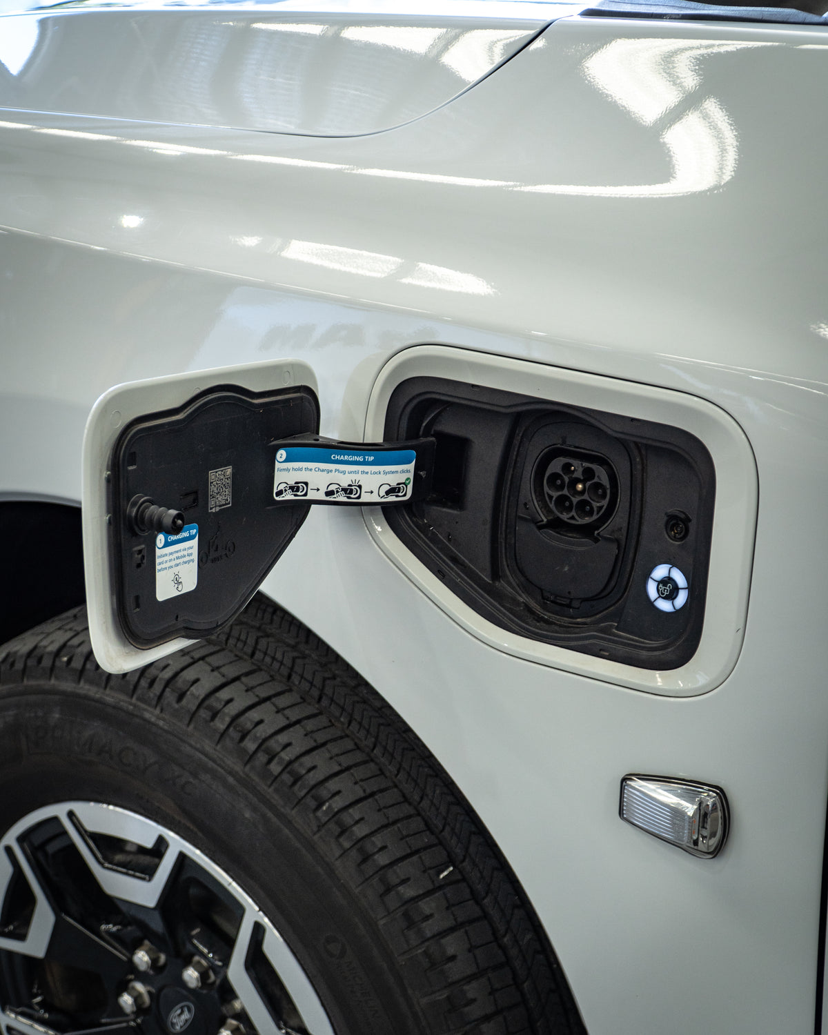 2024 FORD F-150 Lightning Pro - Oxford White