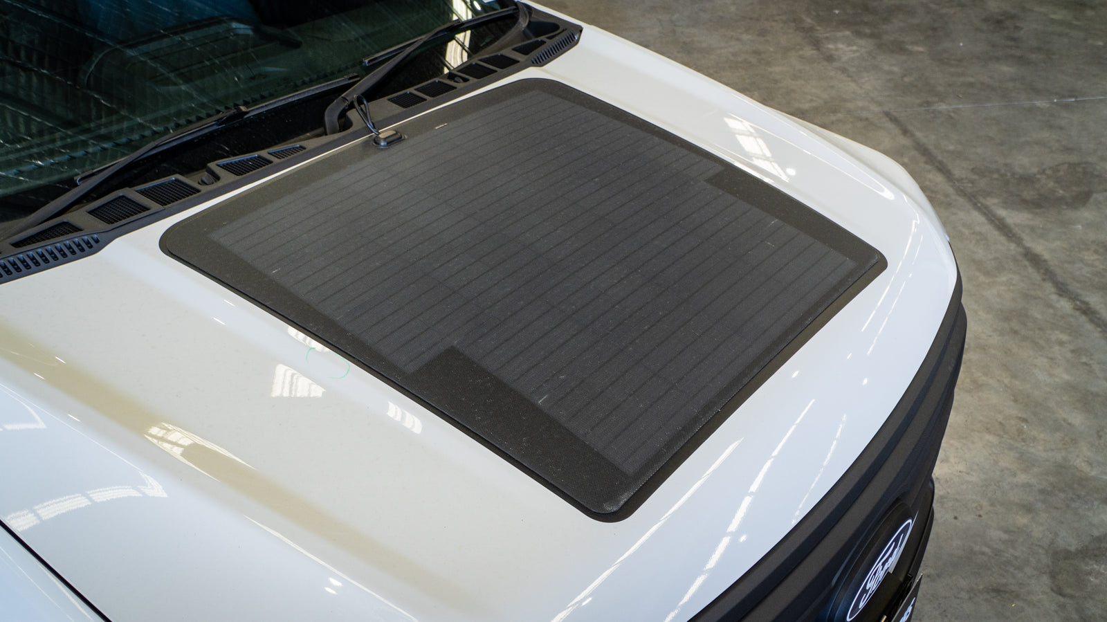 2025 FORD F-150 Lighting Pro - Oxford White