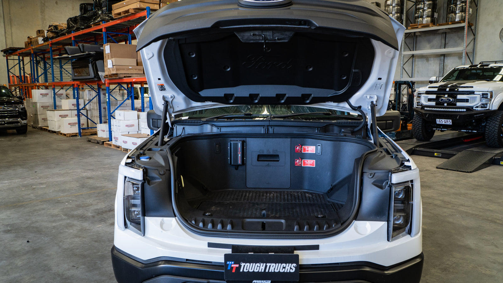 2025 FORD F-150 Lighting Pro - Oxford White
