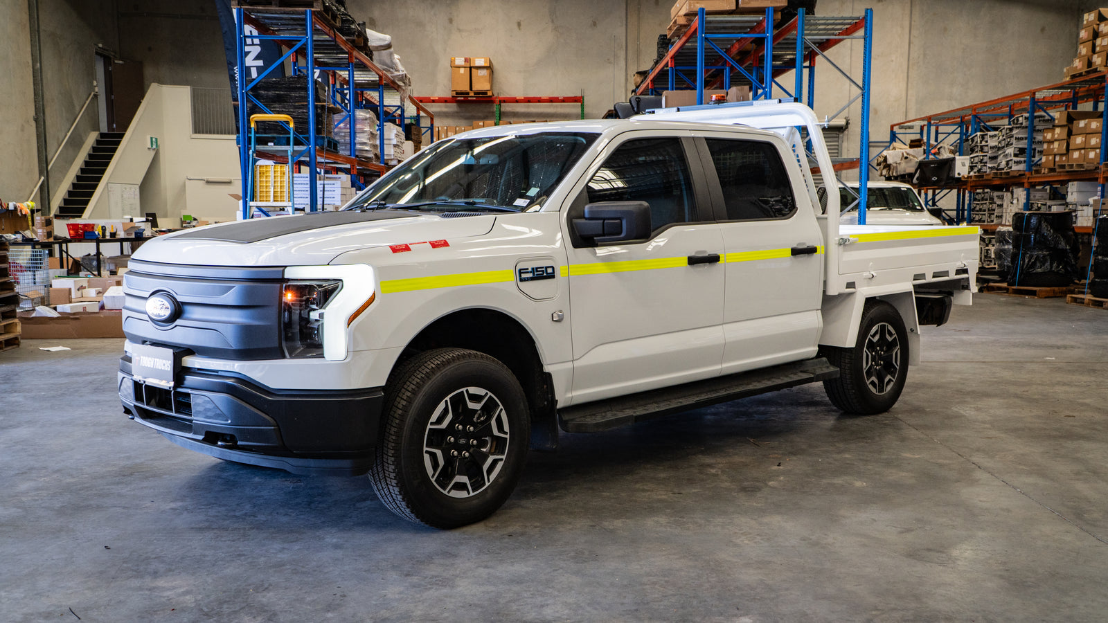 2025 FORD F-150 Lighting Pro - Oxford White