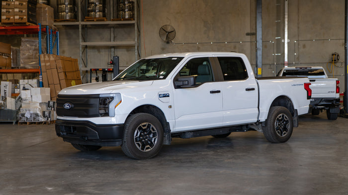 2024 FORD F-150 Lighting Pro - Oxford White
