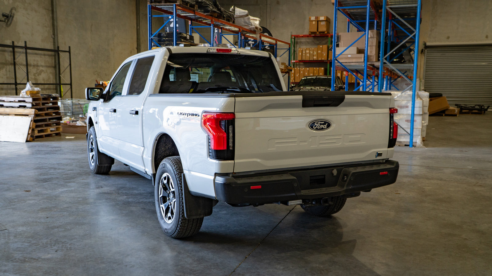 2024 FORD F-150 Lighting Pro - Oxford White