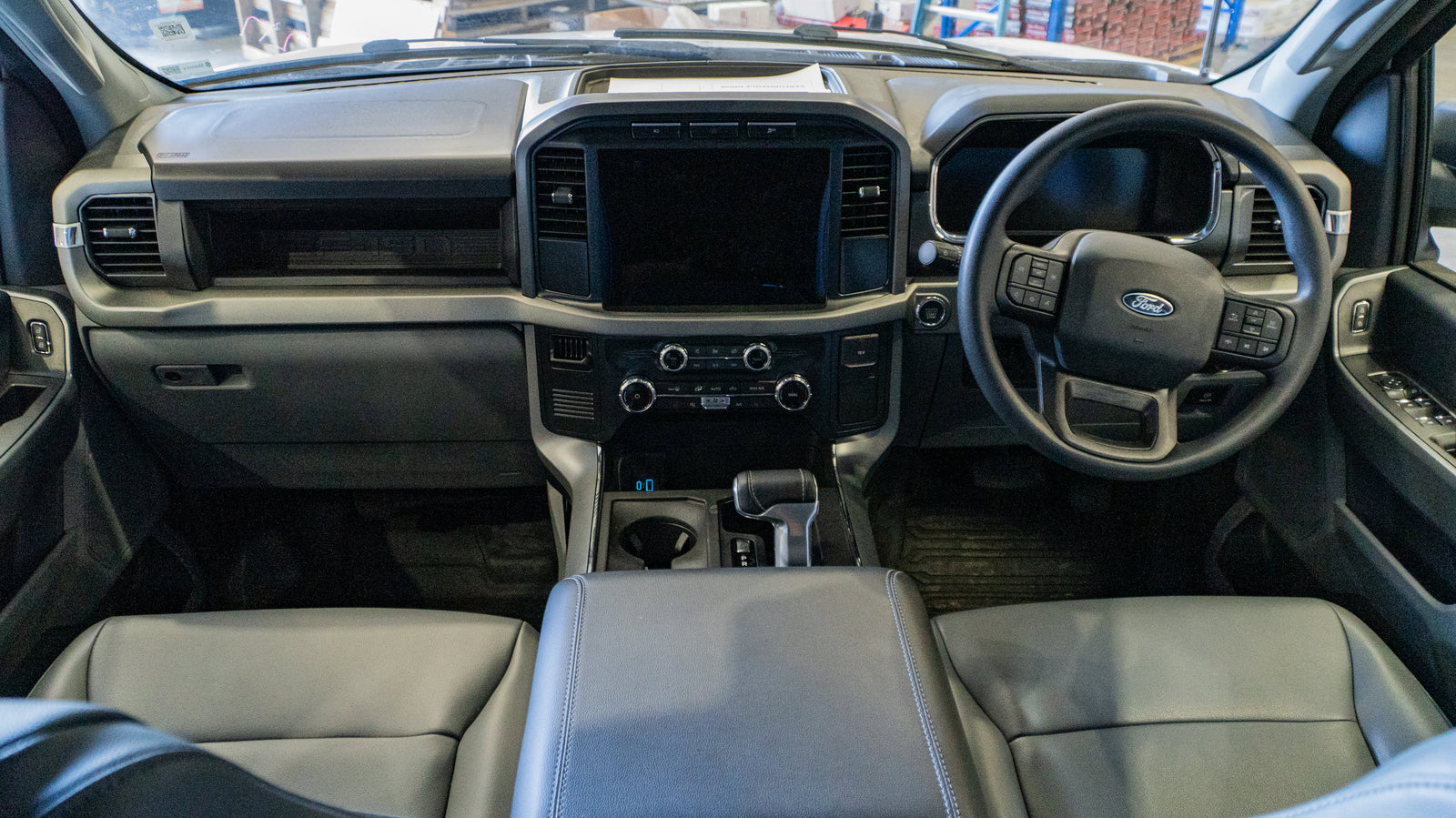 2024 FORD F-150 Lighting Pro - Oxford White