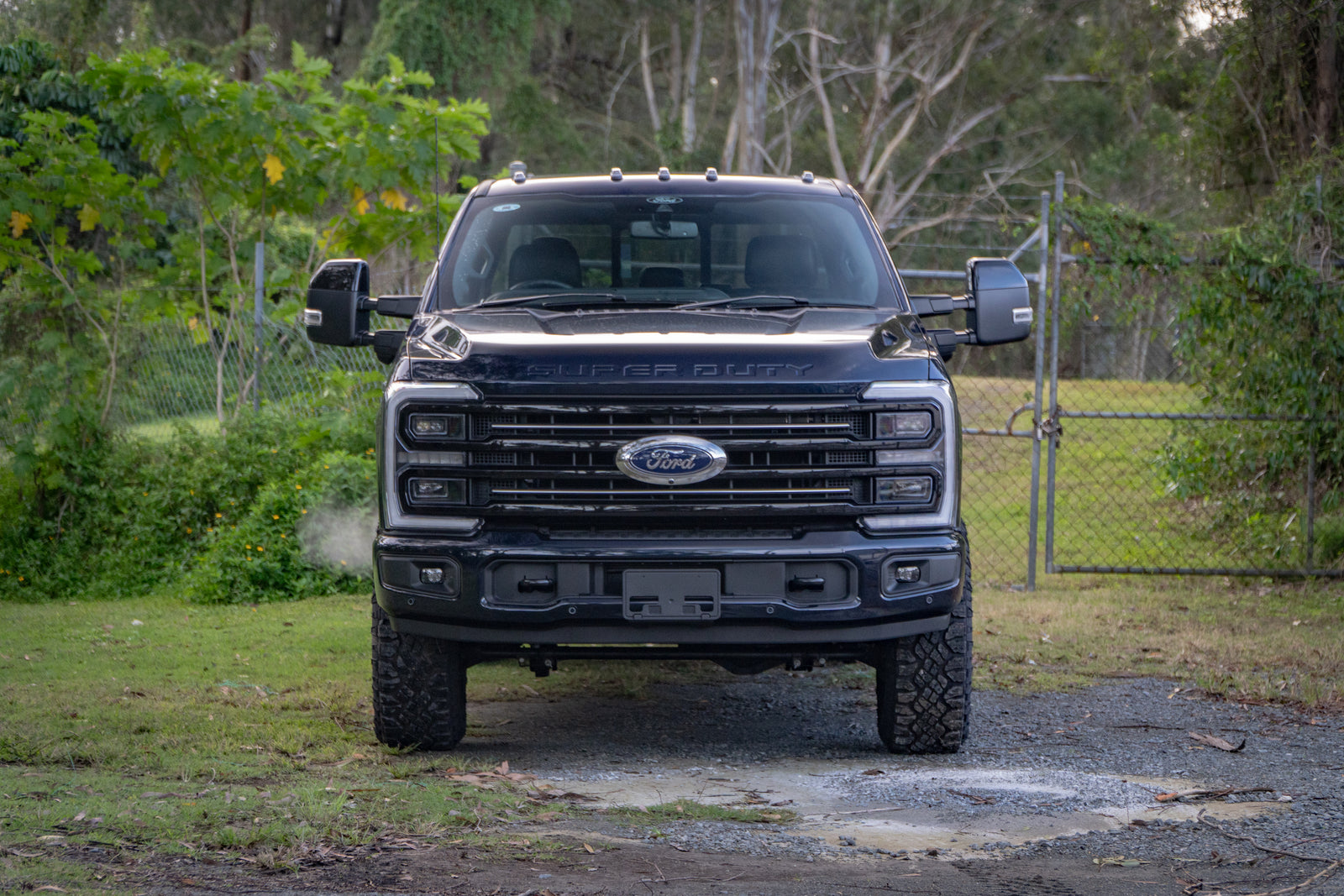 2025 FORD F350 Platinum - TREMOR Pack Antimatter Blue