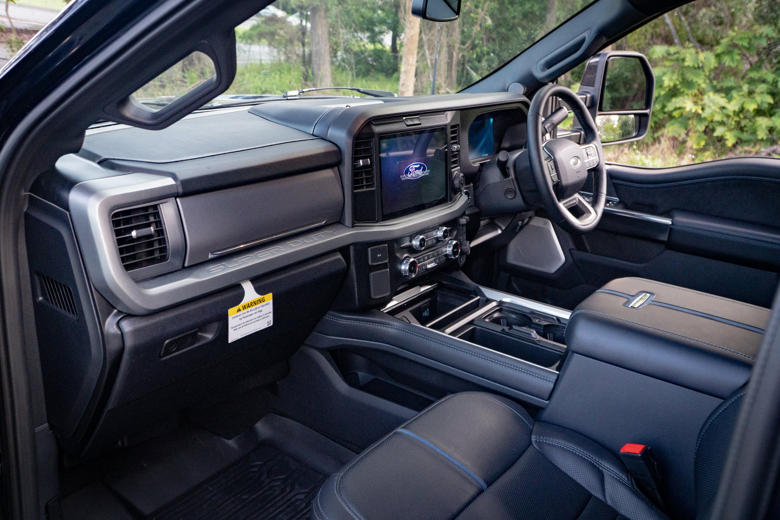 2025 FORD F350 Platinum - TREMOR Pack Antimatter Blue