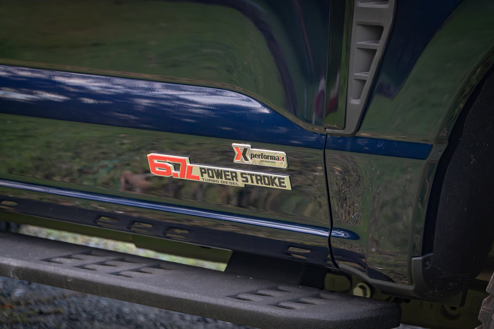 2025 FORD F350 Platinum - TREMOR Pack Antimatter Blue