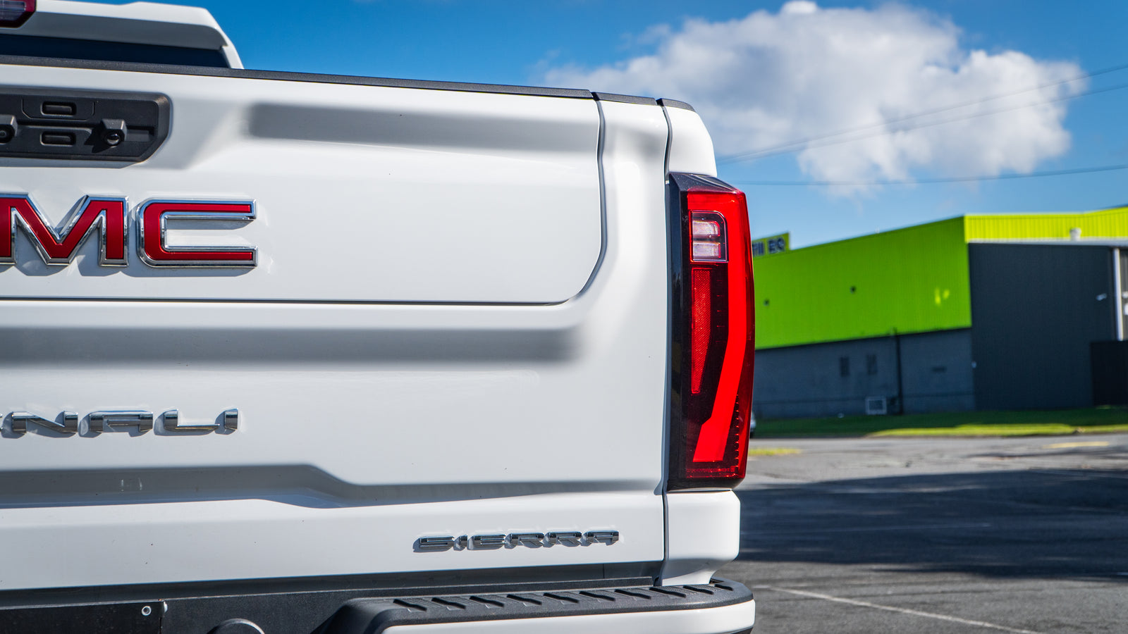 2024 GMC Sierra 2500HD Denali - Summit White