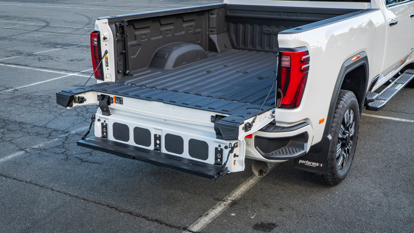 2024 GMC Sierra 2500HD Denali - Summit White