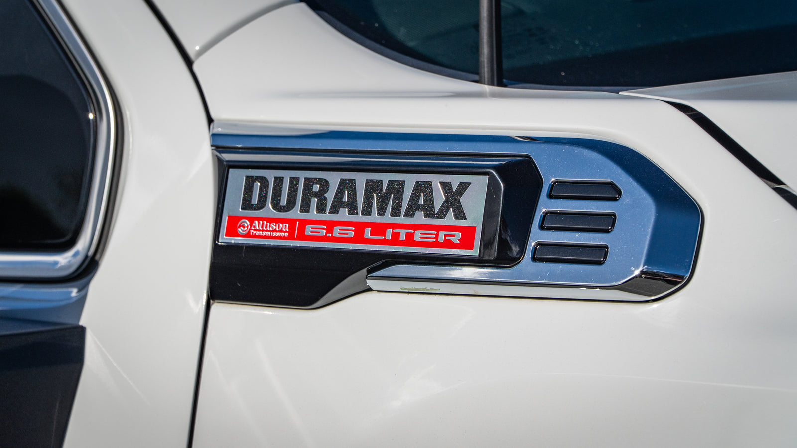 2024 GMC Sierra 2500HD Denali - Summit White