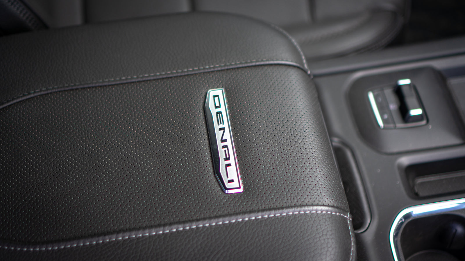 2024 GMC Sierra 2500HD Denali - Summit White