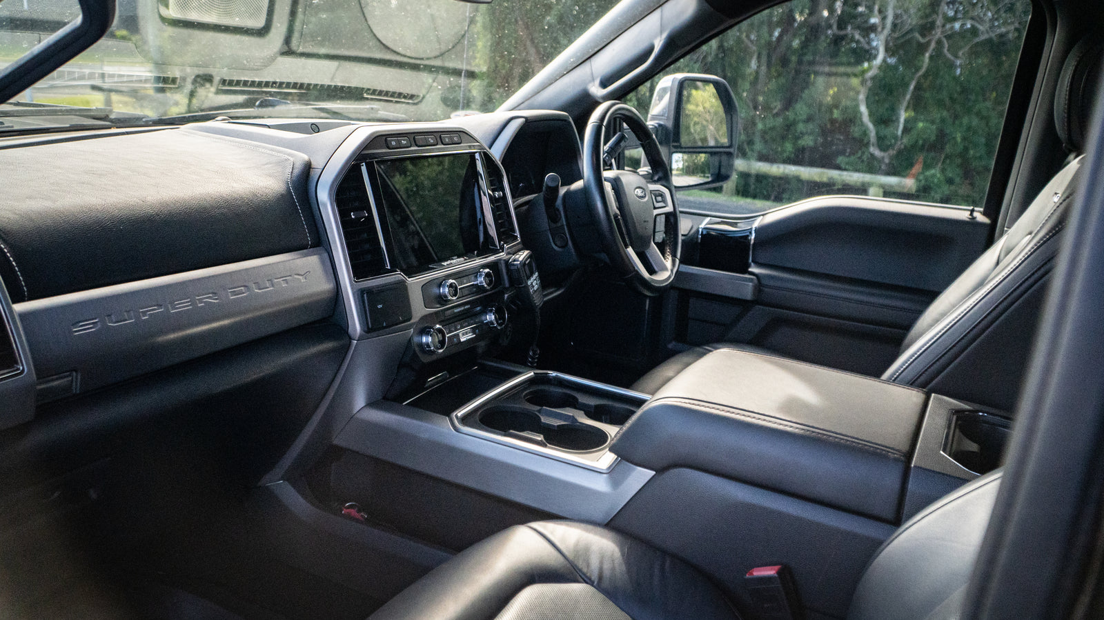 2022 Ford F250 Platinum Crew Cab 4x4 - Black