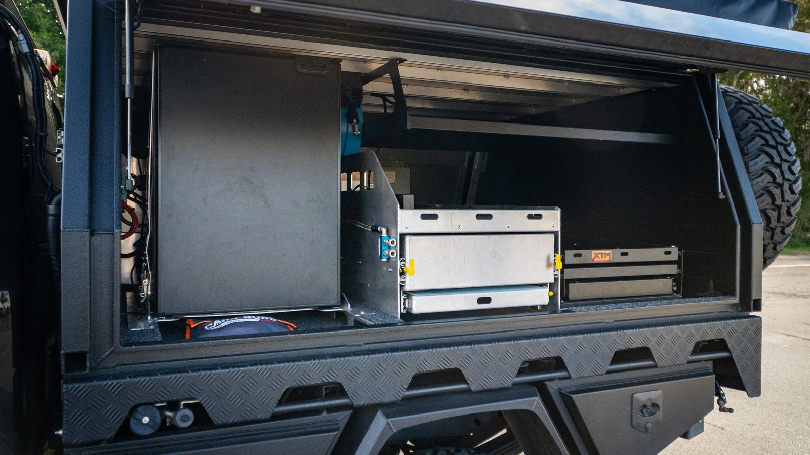2022 Ford F250 Platinum Crew Cab 4x4 - Black