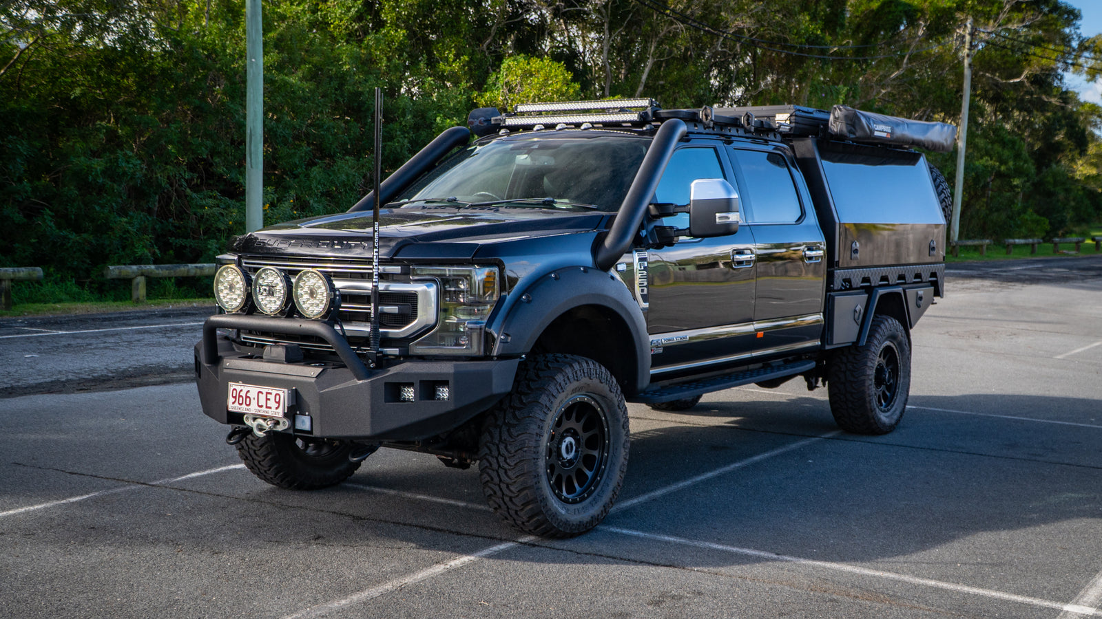 2022 Ford F250 Platinum Crew Cab 4x4 - Black