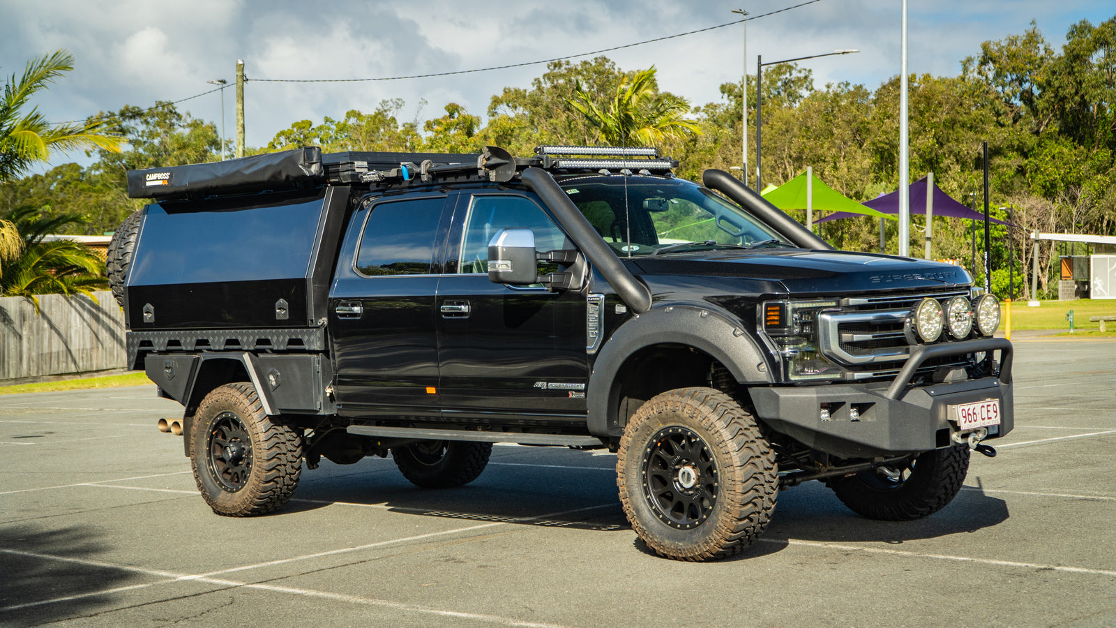 2022 Ford F250 Platinum Crew Cab 4x4 - Black