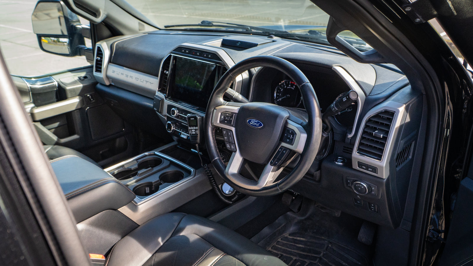 2022 Ford F250 Platinum Crew Cab 4x4 - Black