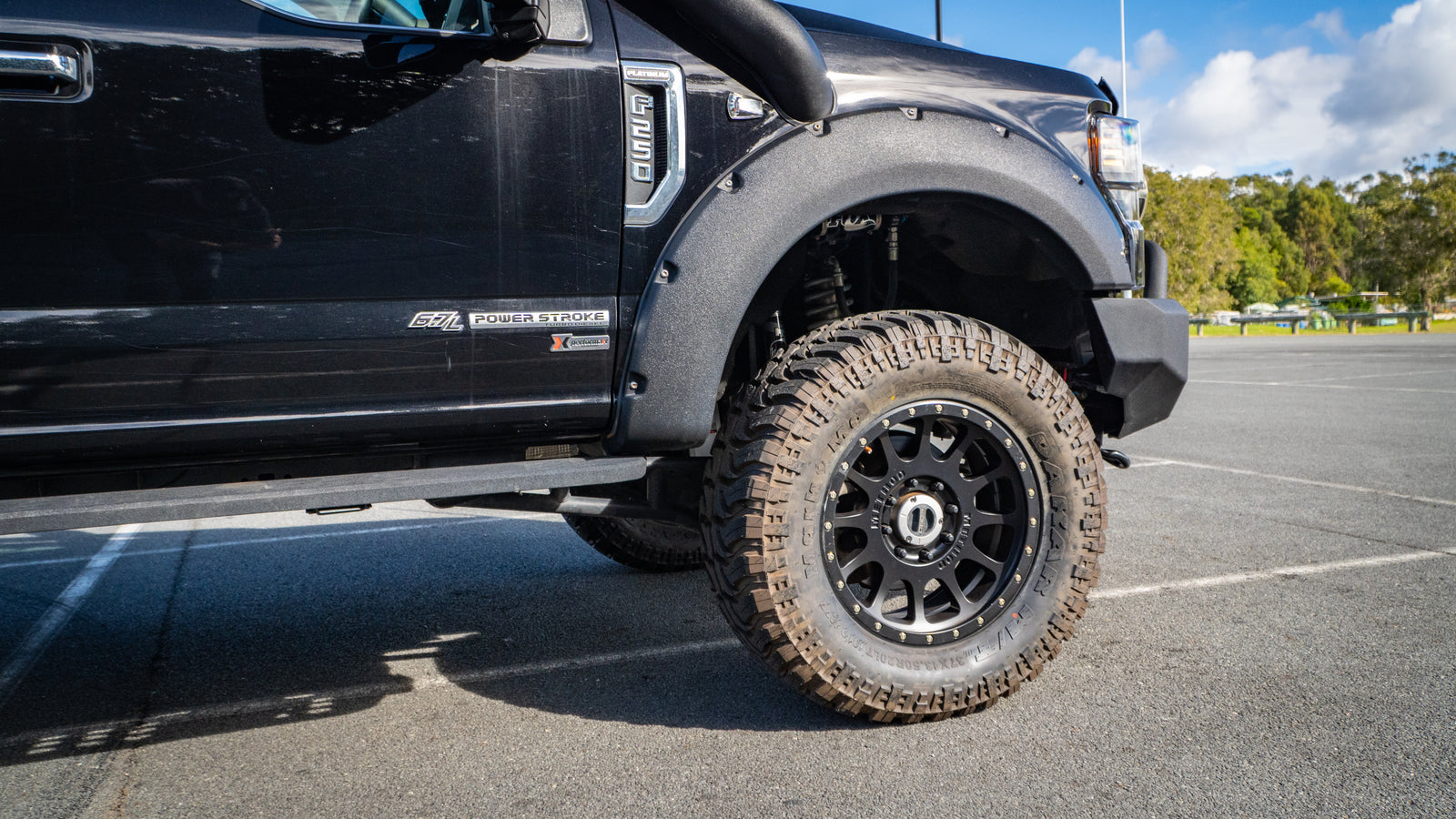 2022 Ford F250 Platinum Crew Cab 4x4 - Black