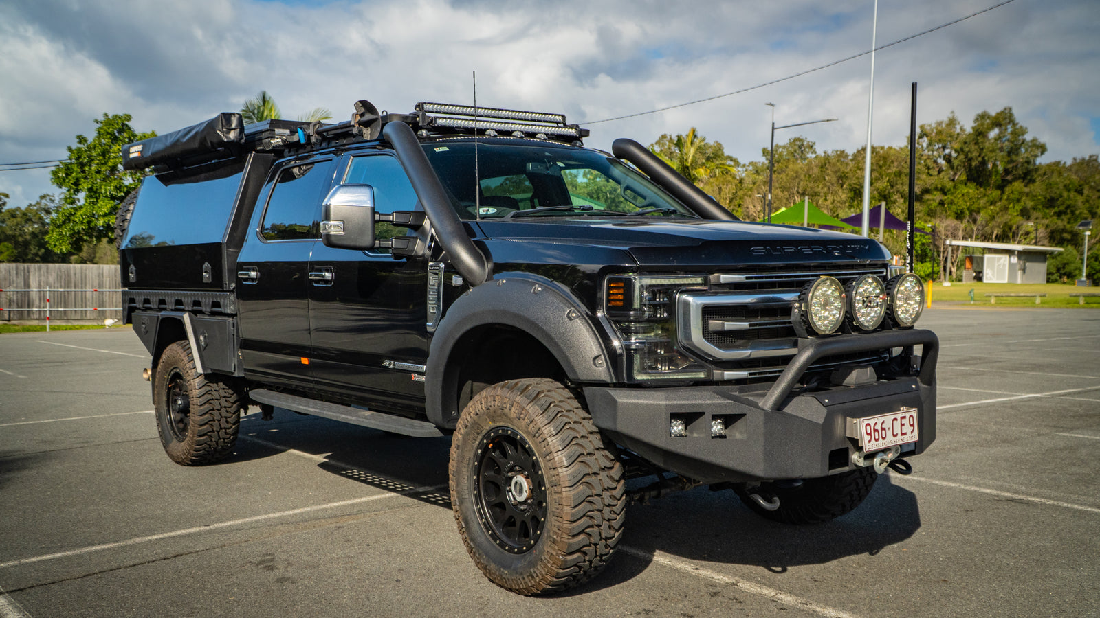 2022 Ford F250 Platinum Crew Cab 4x4 - Black