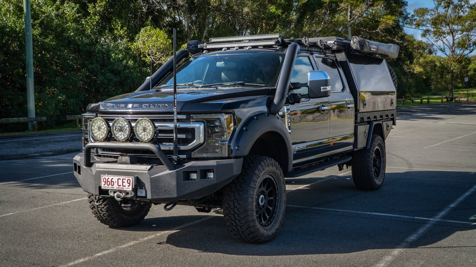 2022 Ford F250 Platinum Crew Cab 4x4 - Black