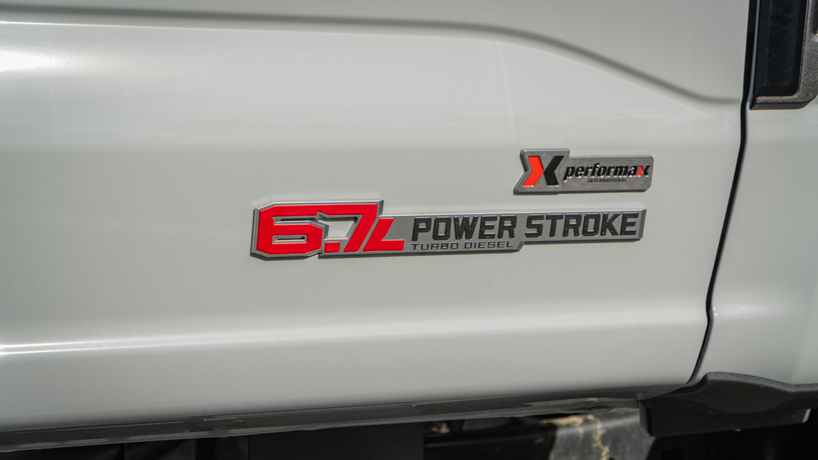 2026 FORD F350 Lariat - Ultimate Pack FX4 Avalanche