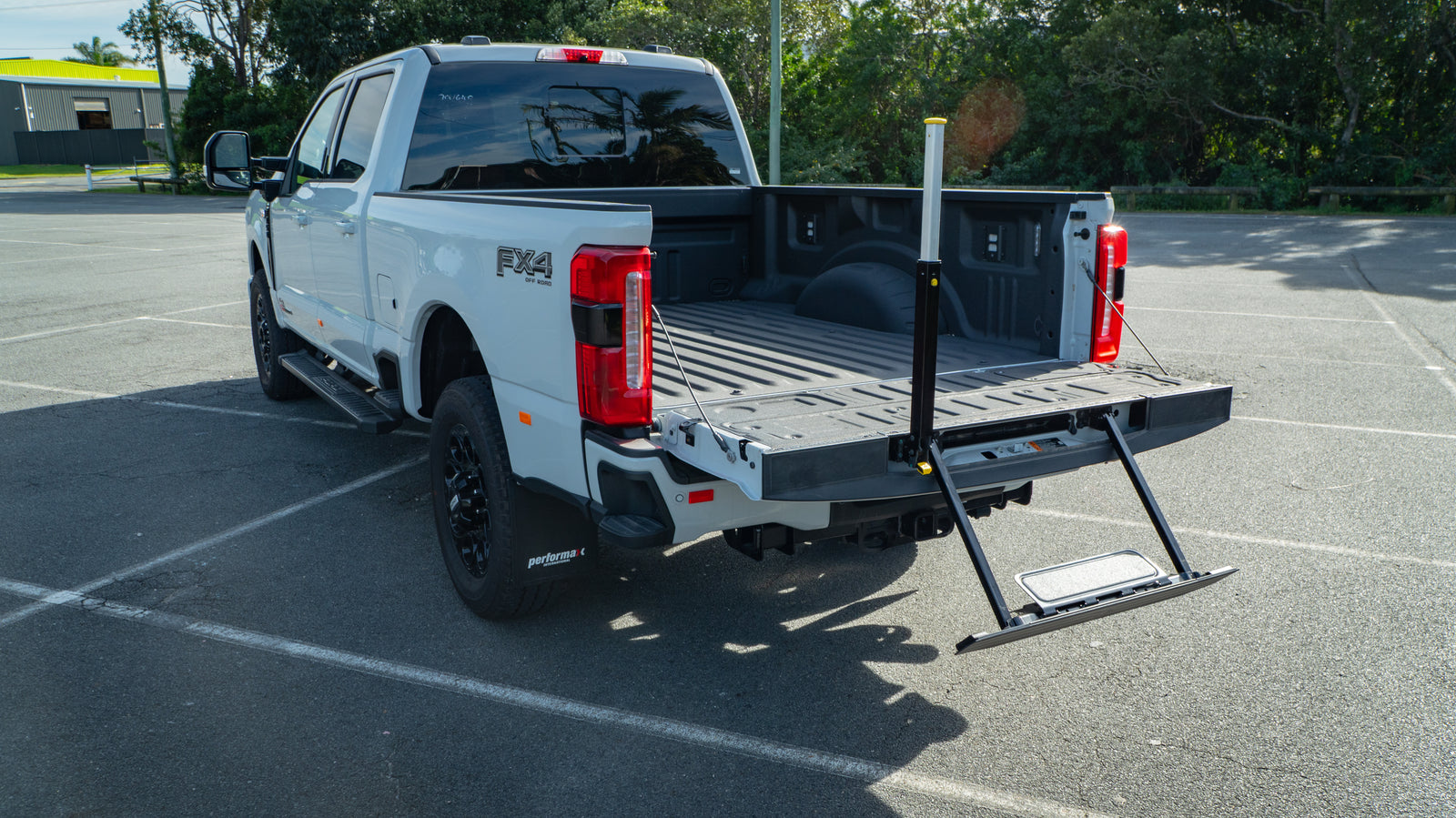 2026 FORD F350 Lariat - Ultimate Pack FX4 Avalanche