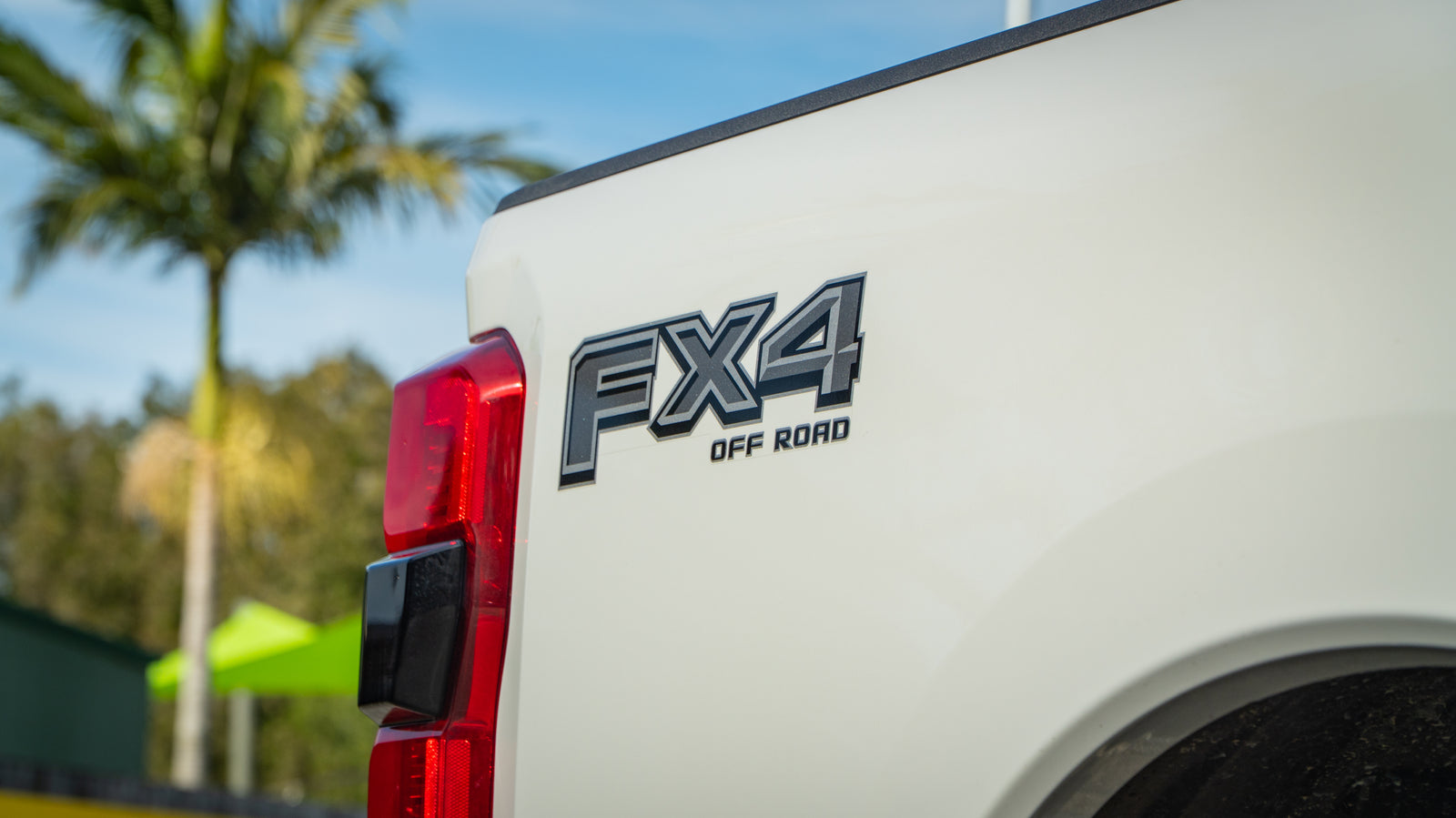 2026 FORD F350 Lariat - Ultimate Pack FX4 Avalanche