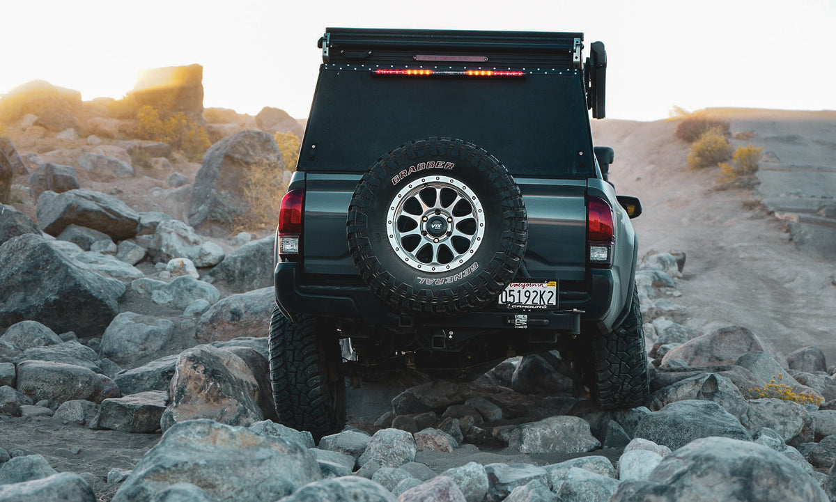 RIGD SUPPLY UltraSwing™ Multi-Fit Spare Tire Hitch Mount