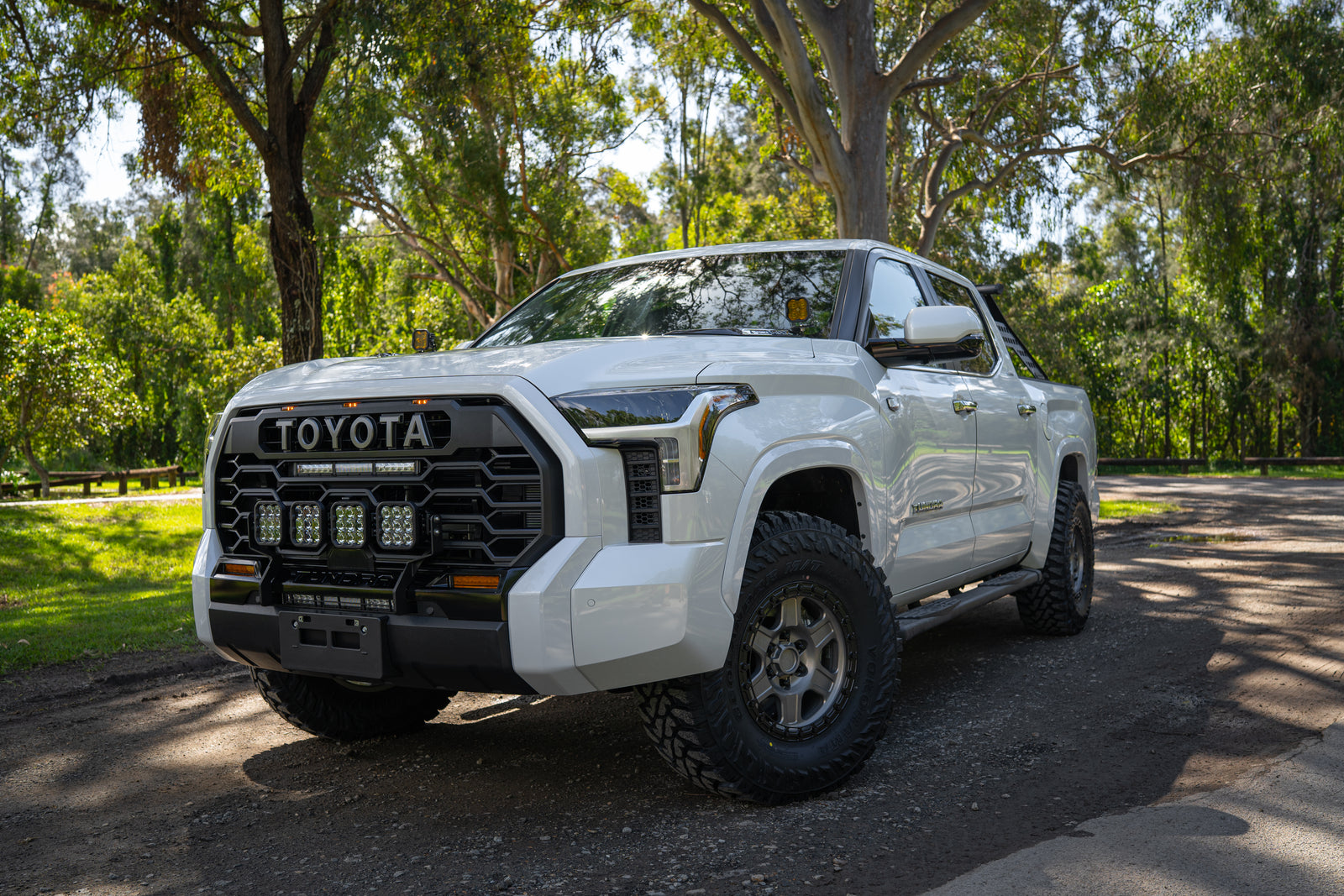 2024 Toyota Tundra Limited i-FORCE MAX 4x4 - Wind Chill Pearl
