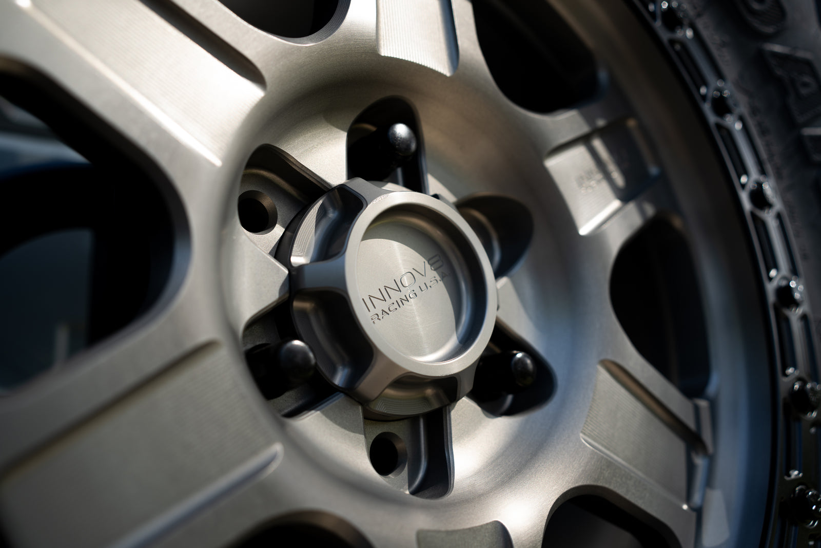 2024 Toyota Tundra Limited i-FORCE MAX 4x4 - Wind Chill Pearl