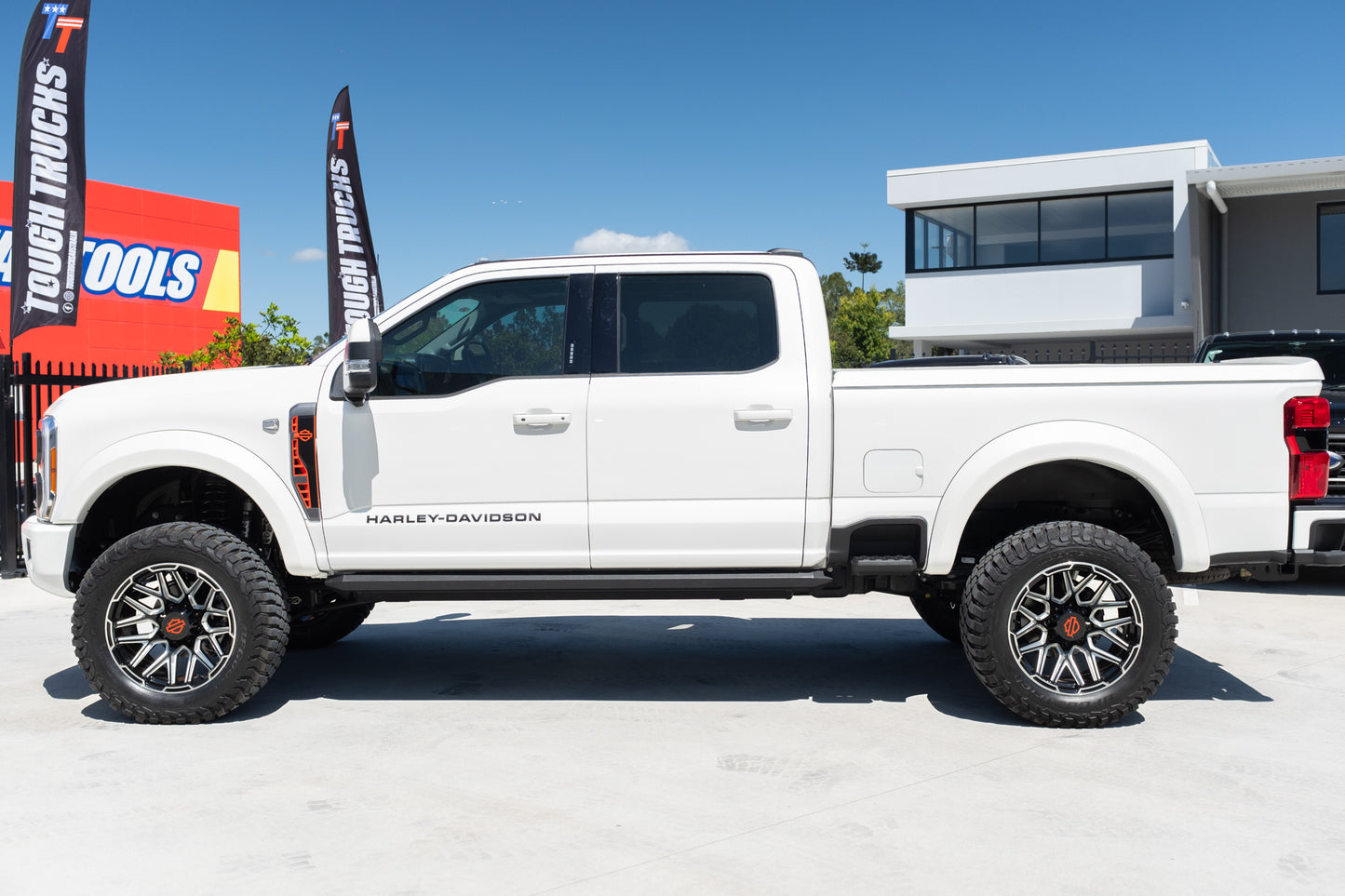 2023 F350 LARIAT 'HARLEY-DAVIDSON' - STAR WHITE (STOCK #5064)