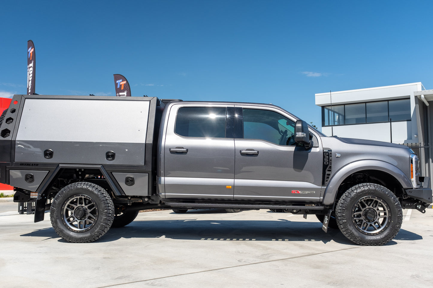 NEW 2023 F350 XLT TREMOR "OVERLAND PACKAGE" FACTORY 6-SEATER, CARBONIZED GREY (STOCK #TT0093).