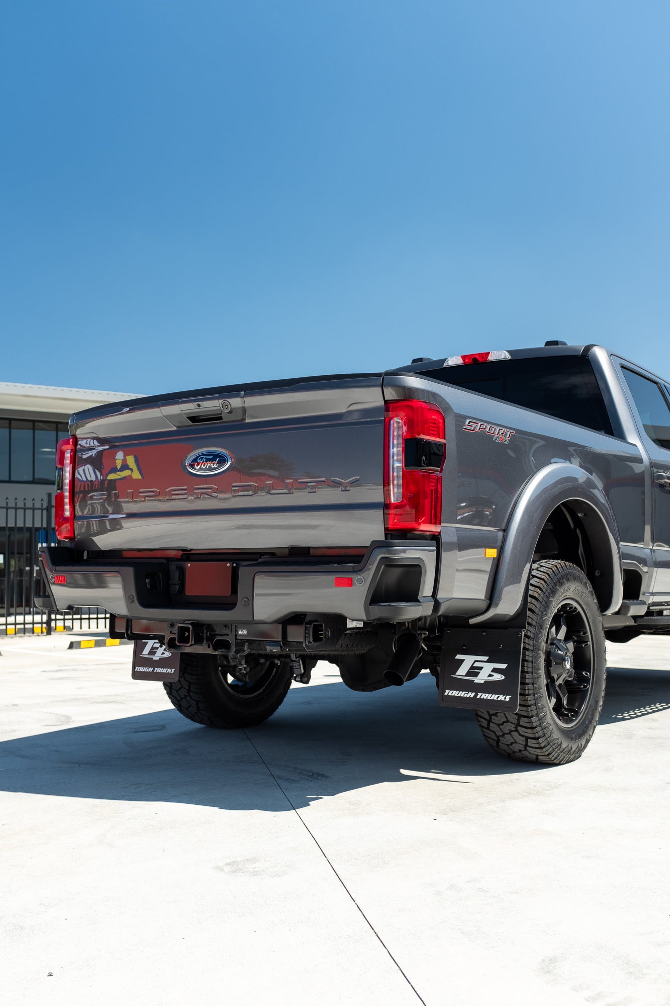 NEW 2023 F250 LARIAT 'PRIMARY PRODUCER PACKAGE' - 6 SEATER, CARBONIZED GREY (STOCK # 5024)