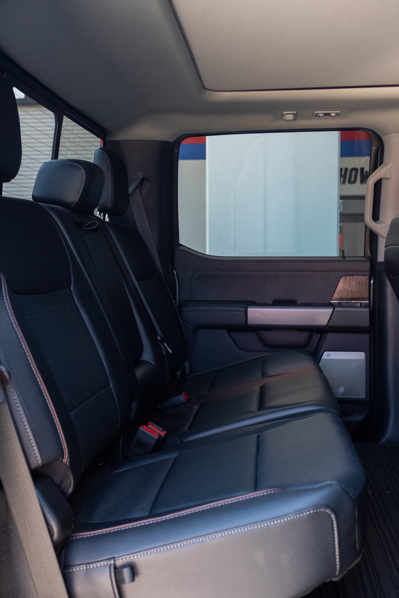 NEW 2023 F250 LARIAT 'PRIMARY PRODUCER PACKAGE' - 6 SEATER, CARBONIZED GREY (STOCK # 5024)