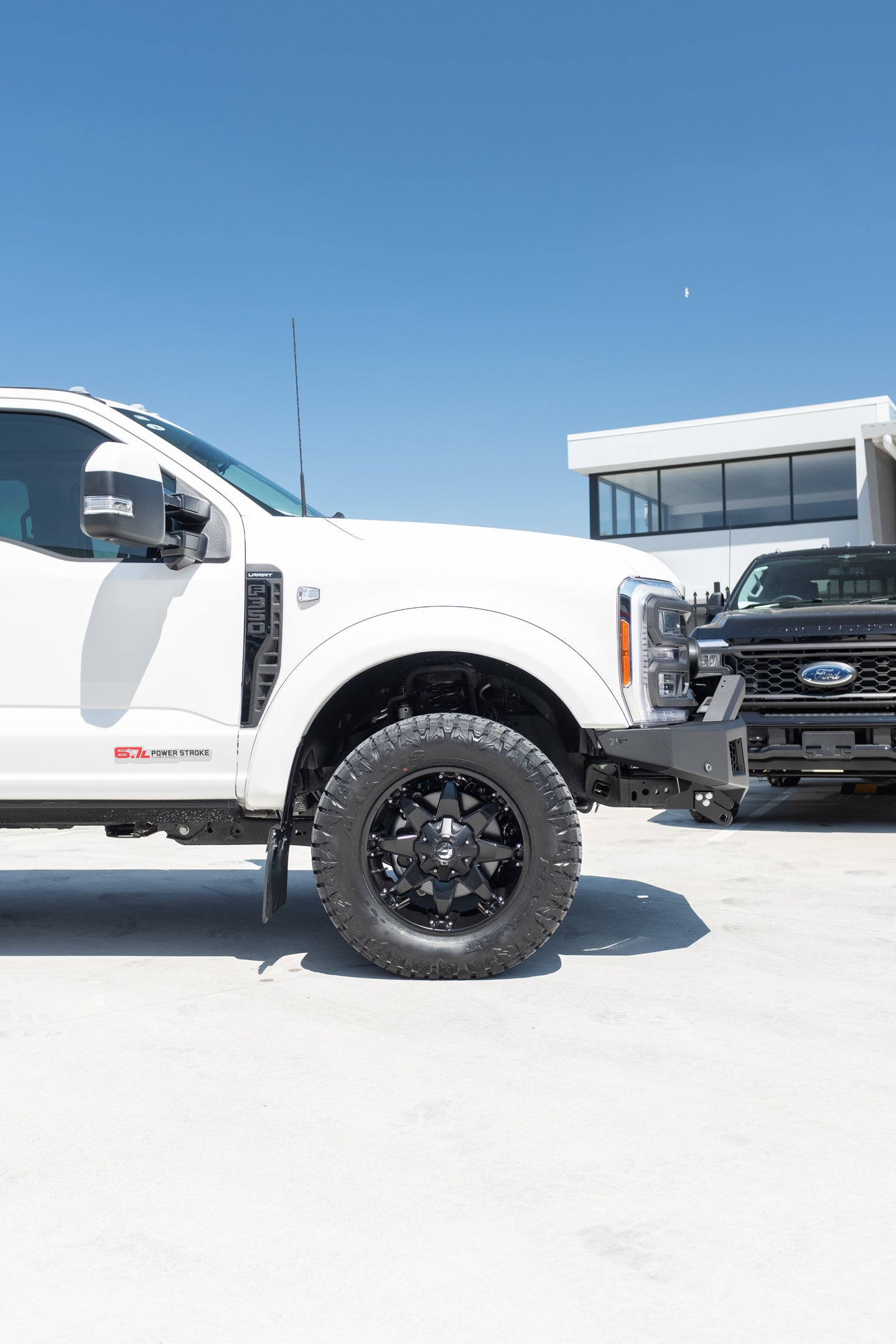 NEW 2023 F350 LARIAT 'CUSTOM BUILD' - STAR WHITE (STOCK # 5014)