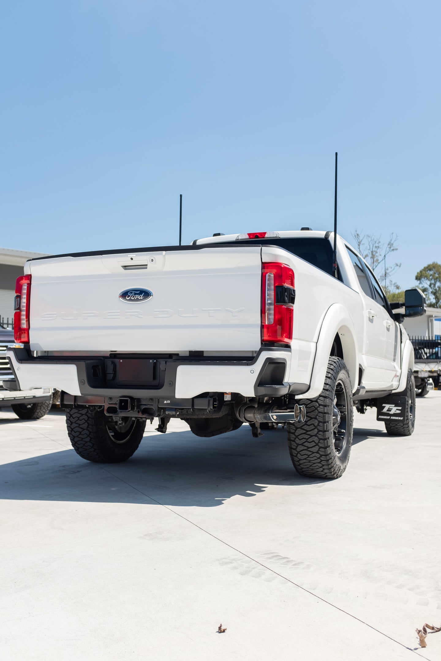 NEW 2023 F350 LARIAT 'CUSTOM BUILD' - STAR WHITE (STOCK # 5014)