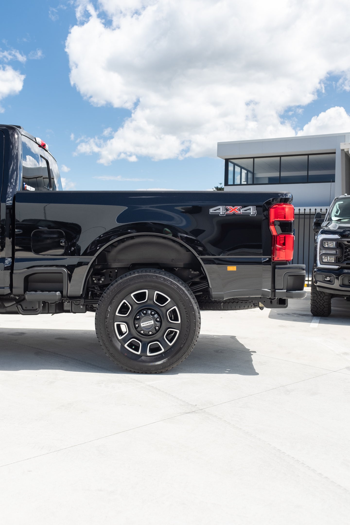 NEW 2024 FORD F250 PLATINUM, AGATE BLACK (STOCK # 5061)