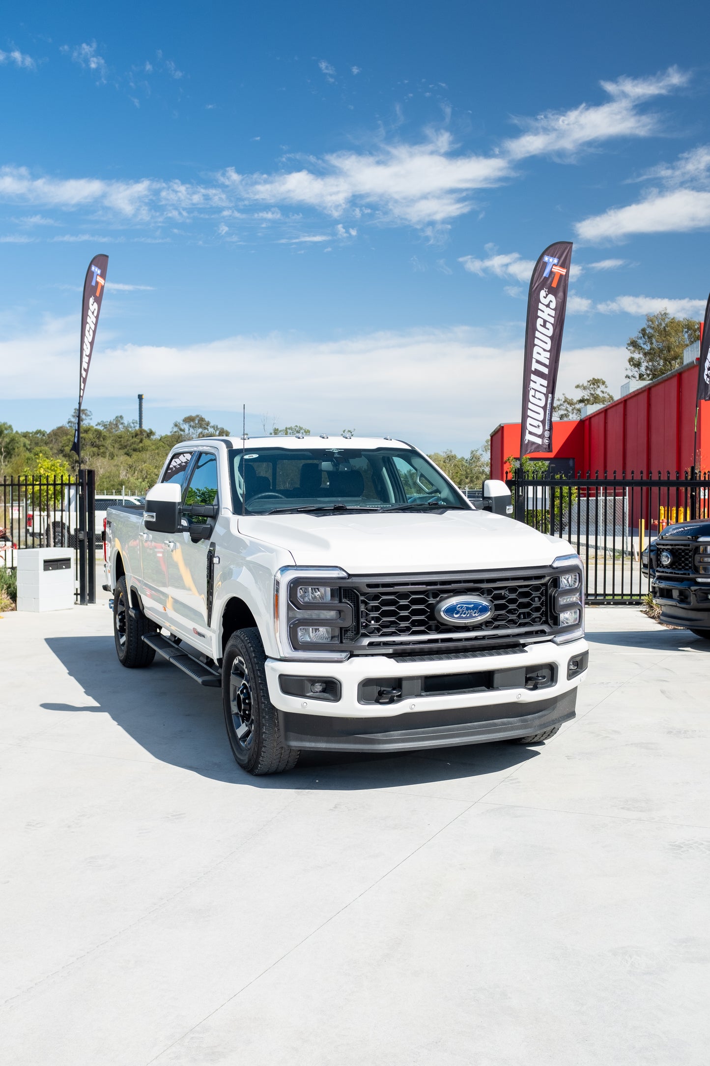 NEW 2023 F350 LARIAT, STAR WHITE (STOCK # 5076)