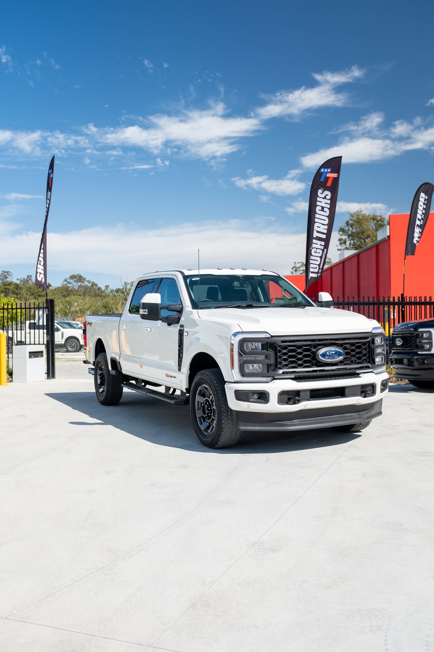 NEW 2023 F350 LARIAT, STAR WHITE (STOCK # 5076)