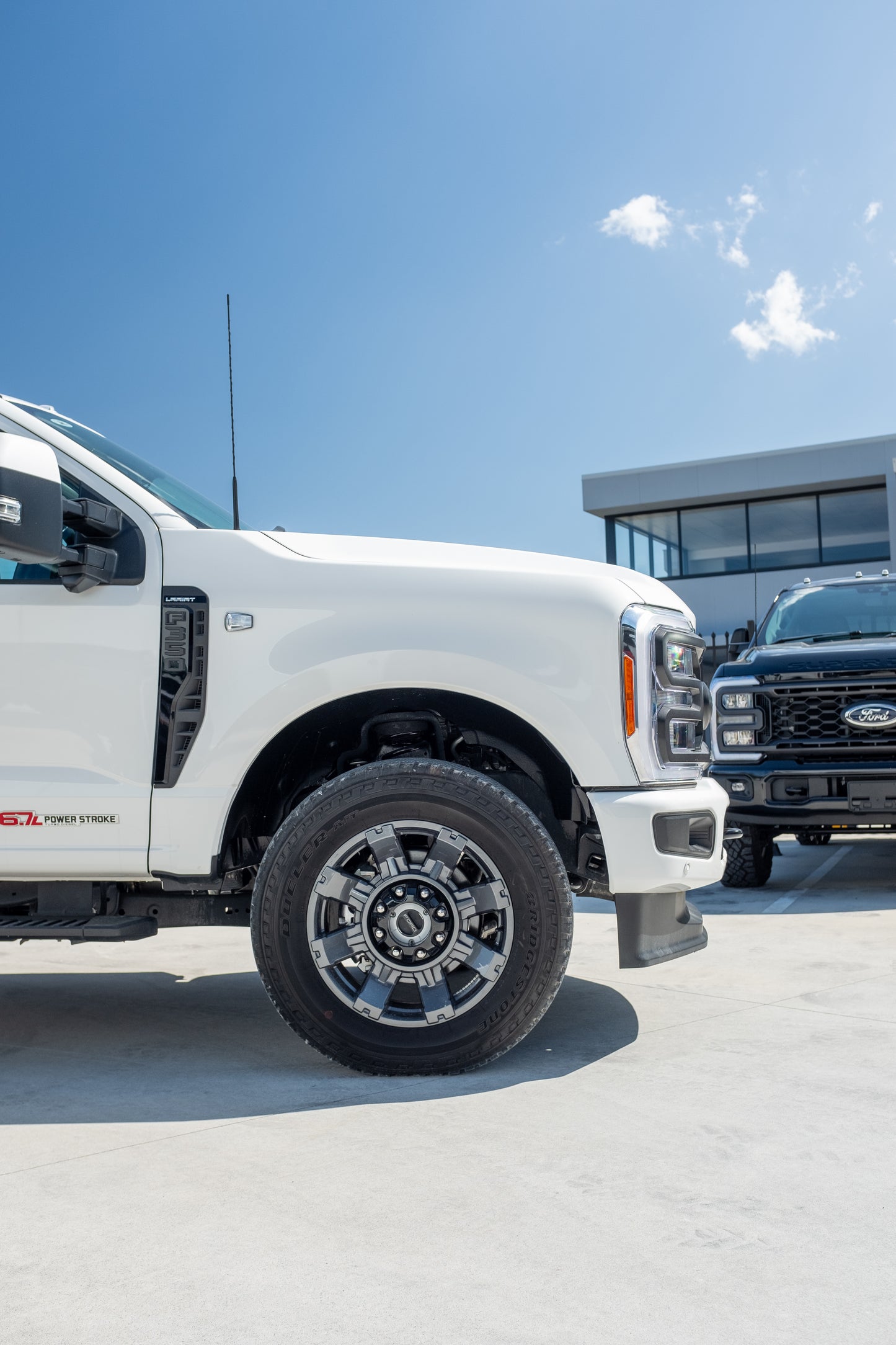 NEW 2023 F350 LARIAT, STAR WHITE (STOCK # 5076)