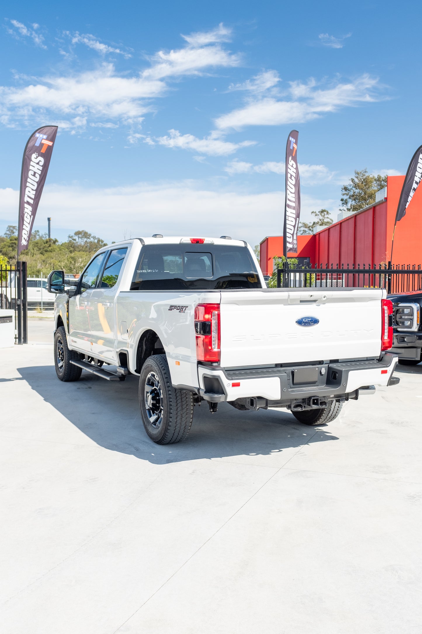 NEW 2023 F350 LARIAT, STAR WHITE (STOCK # 5076)