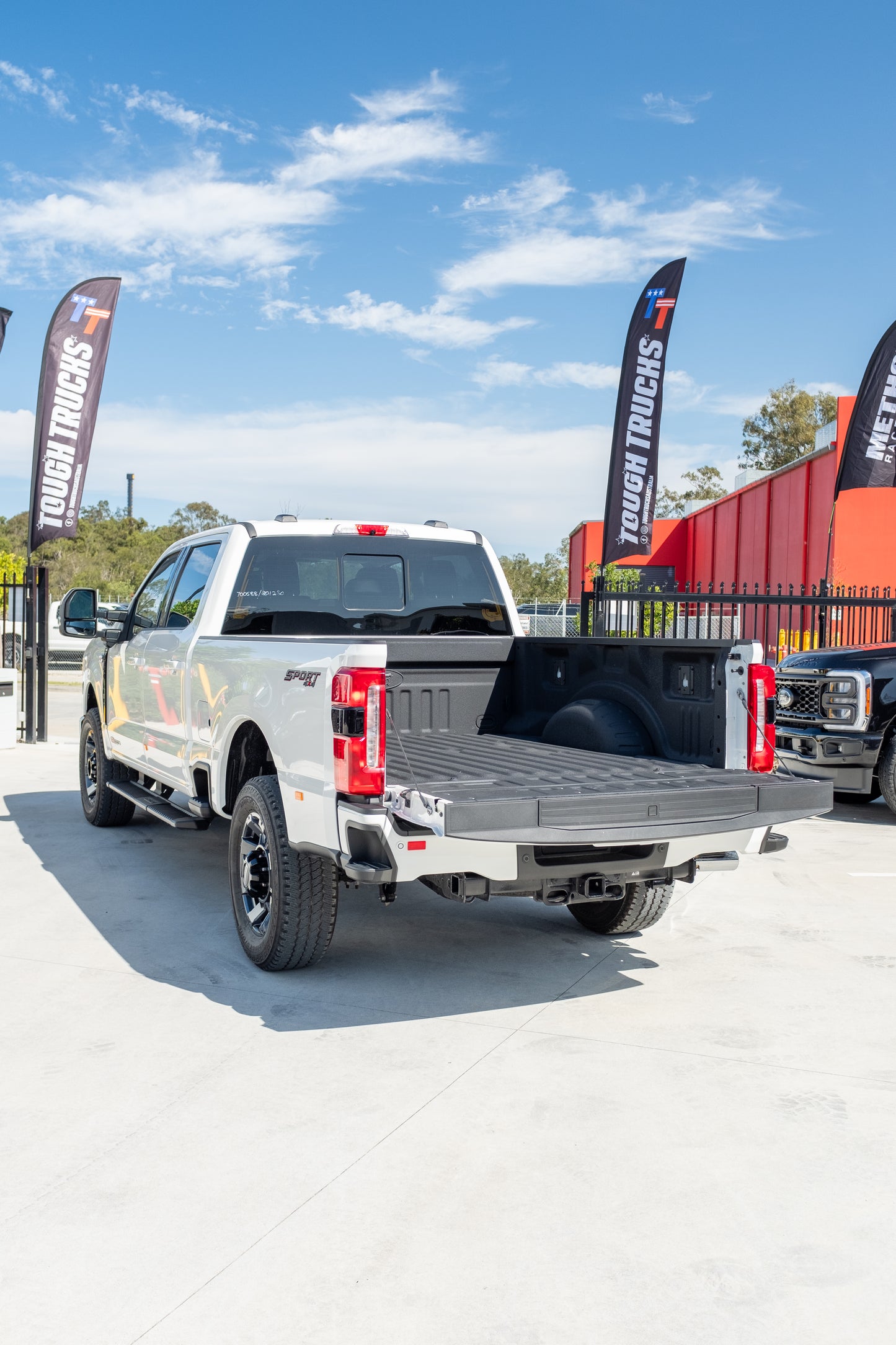 NEW 2023 F350 LARIAT, STAR WHITE (STOCK # 5076)