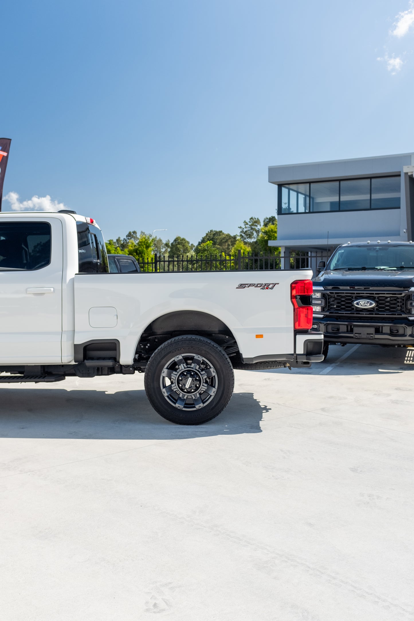 NEW 2023 F350 LARIAT, STAR WHITE (STOCK # 5076)